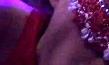 Hjemmelavet video af rødhåret husmor, der glæder sin elsker med oralsex og fingersætning