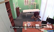 Spionsex på kamera med en sexy ebony-pasient, Jasmine Webb