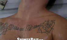 סקס אנאלי במקלחת עם חבר הומו לוהט