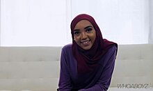 Μια μικρή Αραβίδα έφηβη παίρνει τατουάζ και είναι καλυμμένη με σπέρμα μετά από άγριο σεξ