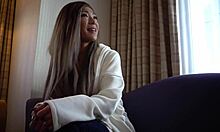 Japansk kone blir knullet av kjæresten i hjemmelaget video